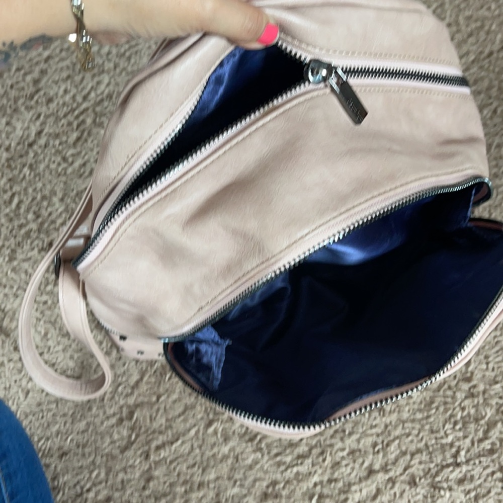 Backpack - Picture 4 of 7